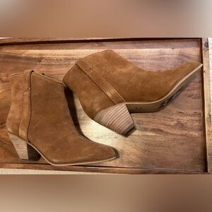 NWT Frye and Co Suede boots size 6